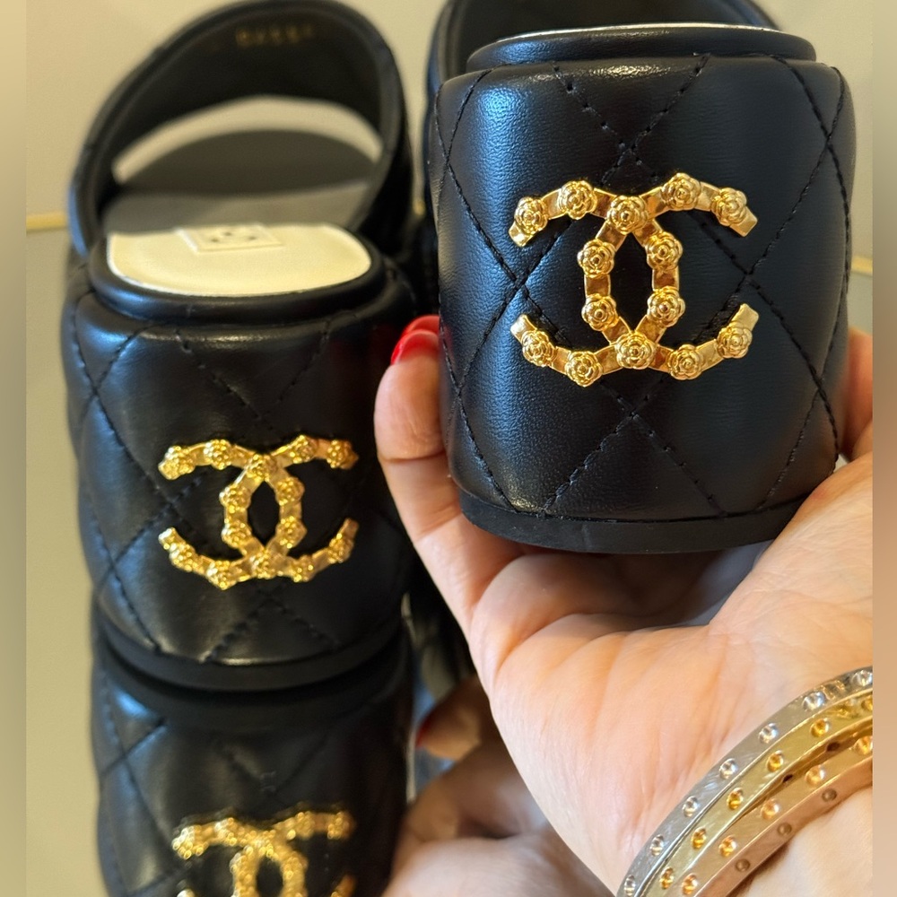 CHANEL 24P Dad Quilted Leather Platform Wedge CC interlocking slides mules 37.5